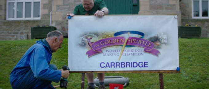 The Golden Spurtle wereldkampioenschap haverpap maken